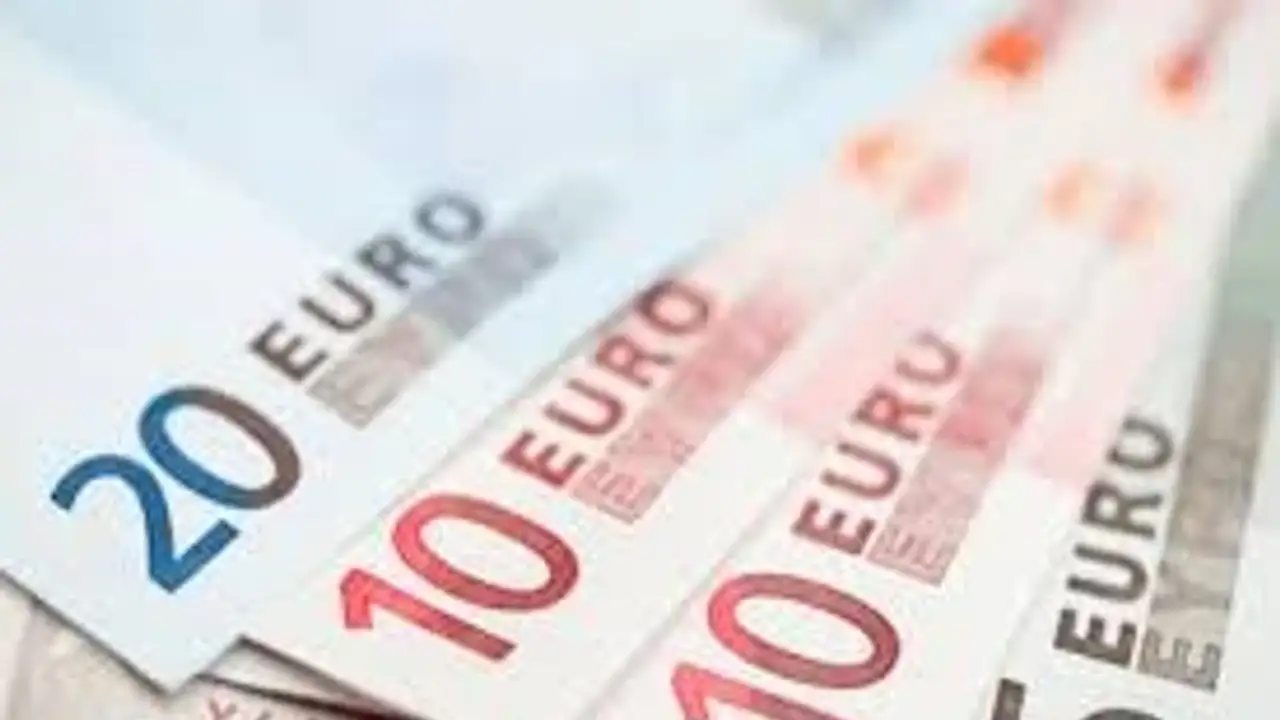 تراجع واسع في أسعار البنوك يصل بمستوى التداول إلى 31,455 دونغ فيتنامي لليورو